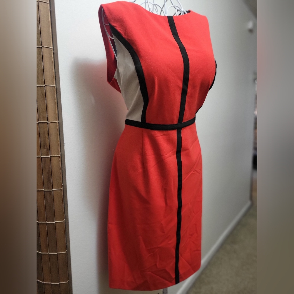 Womans Dress - Picture 7 of 8